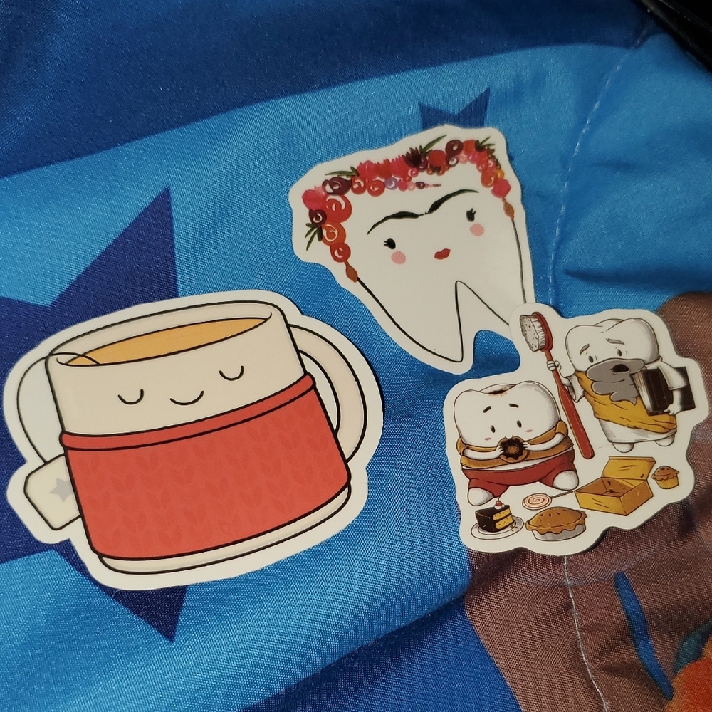🌈FREE W/BUNDLE🌈 Set Of 3 Cute Tooth and Mug Stickers